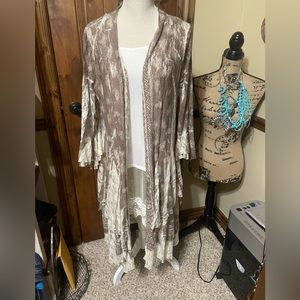 Outique lace duster sz 1x